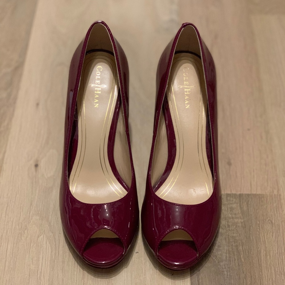 Cole Haan Peep Toe Heel, size 7.
